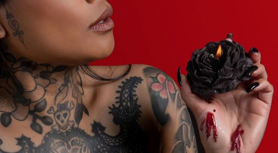 Pourquoi utiliser des bougies BDSM : guide complet sensations, sécurité, avantages et inconvénients