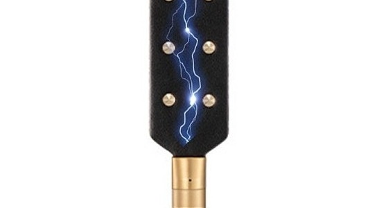 Électrostimulation BDSM : guide complet pour débuter l'e-stim en toute sécurité